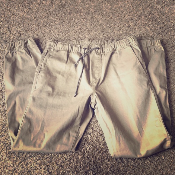 khaki jogger shorts